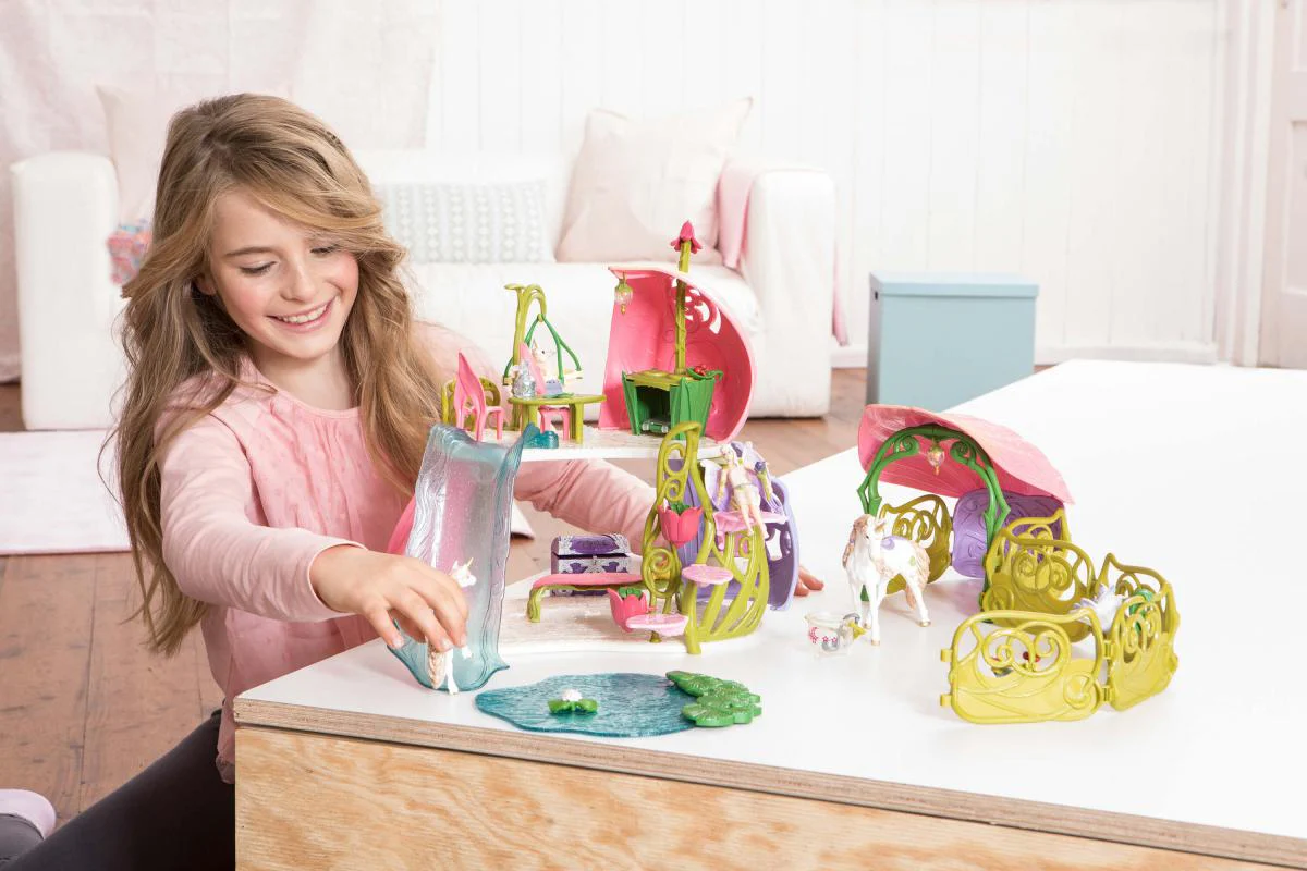 Glitzerndes Blütenhaus mit Einhörnern, See und Stall - Image 11